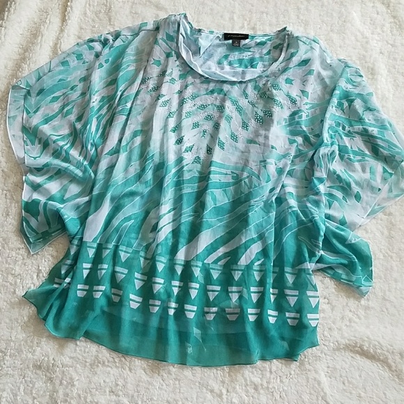 G Collection Tops - Light and airy, flowy spring/summer top!